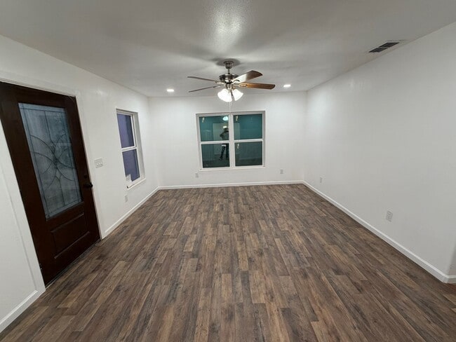 Building Photo - 715 N Kelly Ave