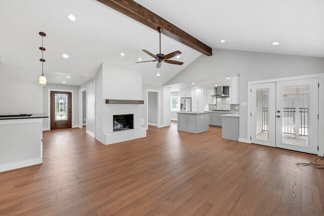 Foto del edificio - 4738 Whispering Falls Dr