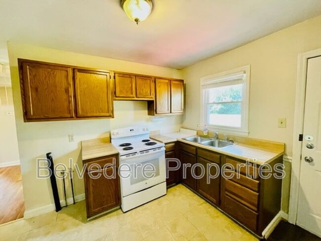 Building Photo - 1405 Glenside Dr