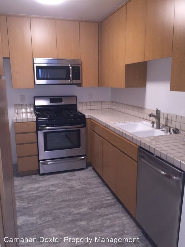 Building Photo - 3 br, 2.5 bath House - 22101 Burbank Blvd. #1