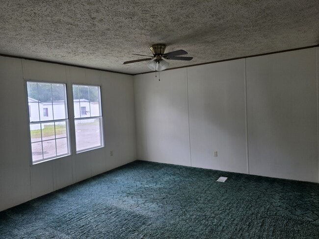 Building Photo - 926 Hollywood Dr