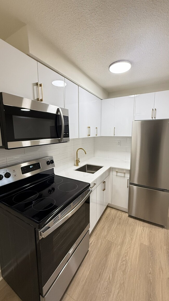 Building Photo - 60 Triller Ave