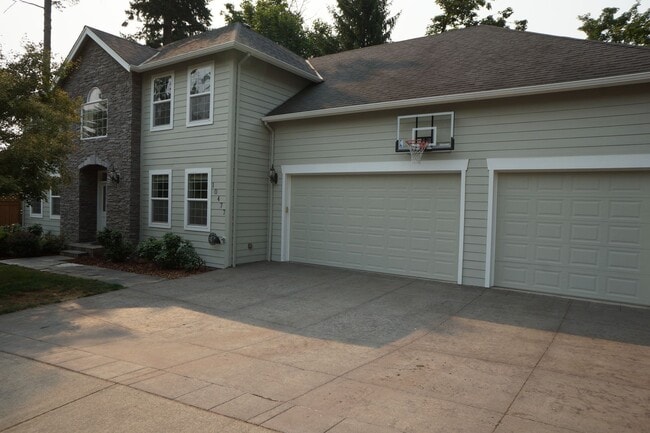 Building Photo - Spectacular NW Portland 4 bedroom with gue...