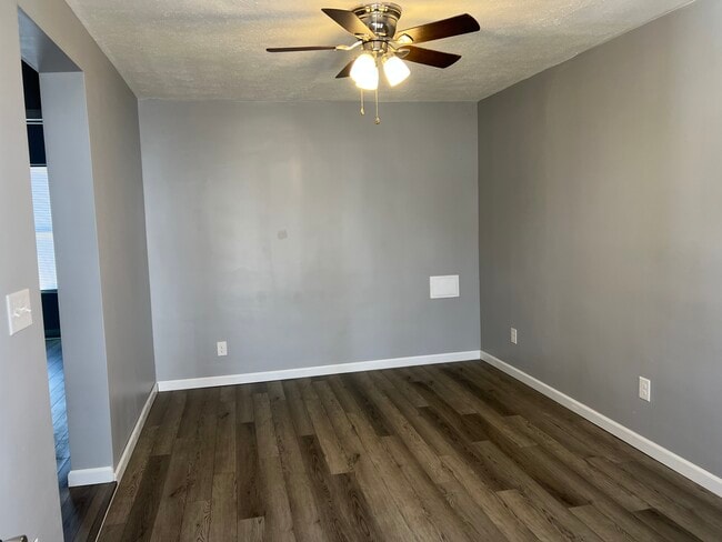 Building Photo - 306 E Main St