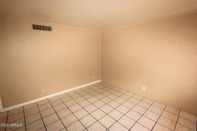 Foto del edificio - 5322 N 22nd Ave