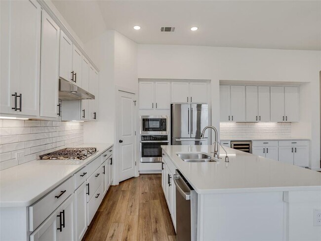 Building Photo - 150 Biscayne Bay Bend