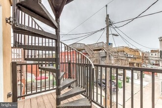 Building Photo - 522 S Lakewood Ave