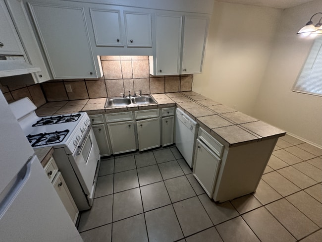 Foto del edificio - 106 E Woodcrest Dr