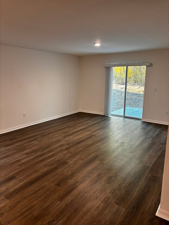 Foto del edificio - 2845 W Gardenia Dr