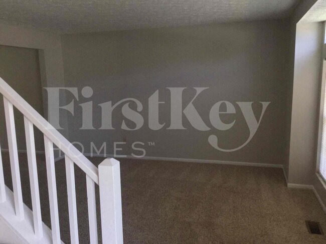 Building Photo - 7249 Bennell Dr