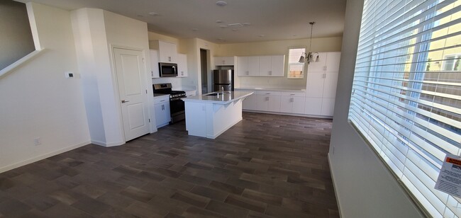 Building Photo - 2024 Walker Ln