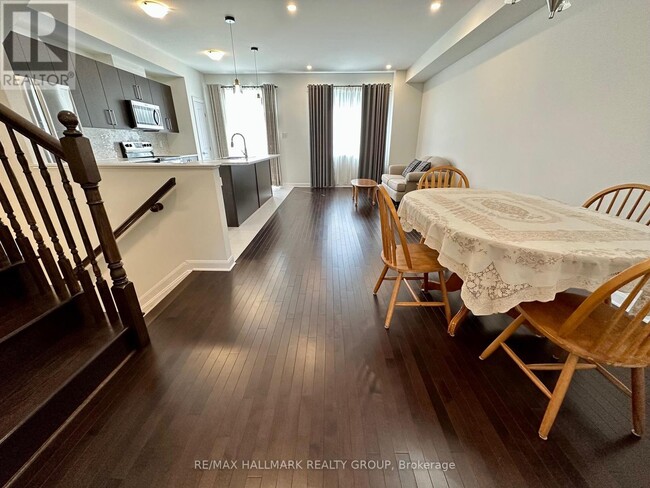 Building Photo - 588 Lilith St