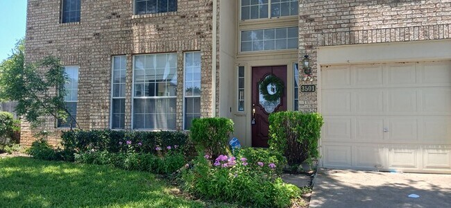 Foto del edificio - Charming 3 beds 3 baths in Bedford!