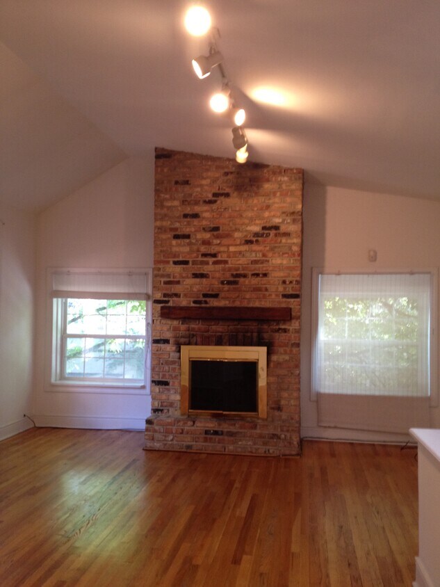 Primary Photo - 752 W Willow St