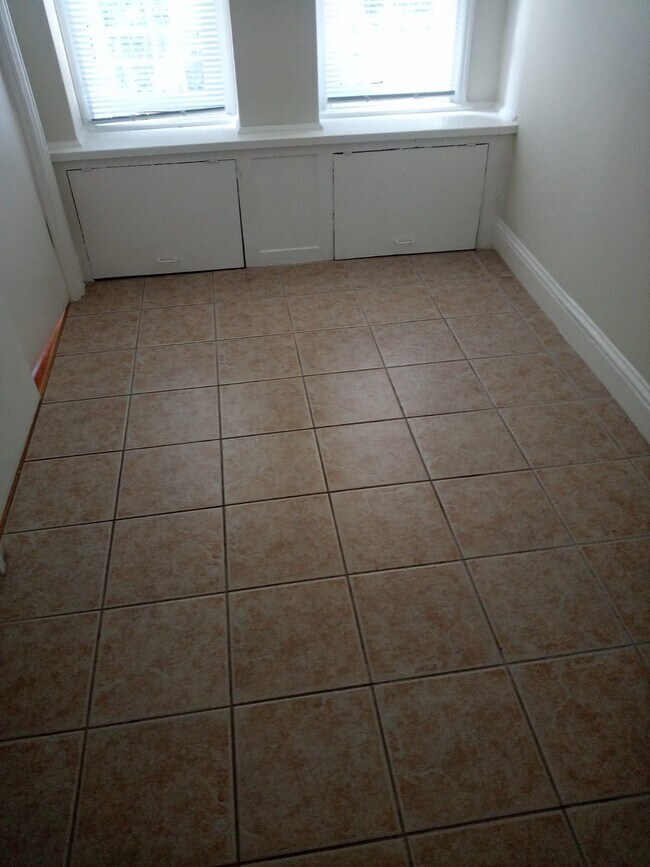 Building Photo - 444 Larkin St