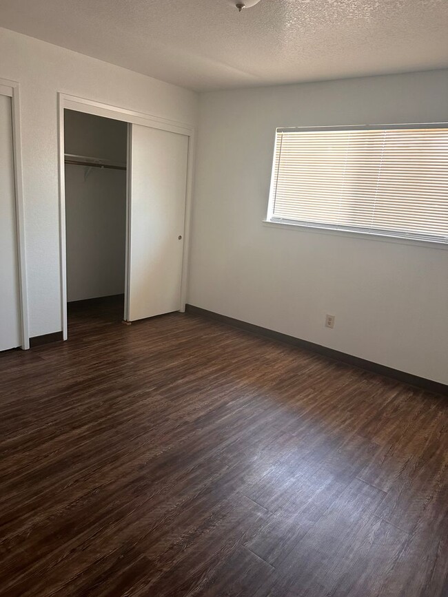 Foto del edificio - Great 2 bed 1 bath duplex