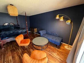 Building Photo - 206 Doris Dr