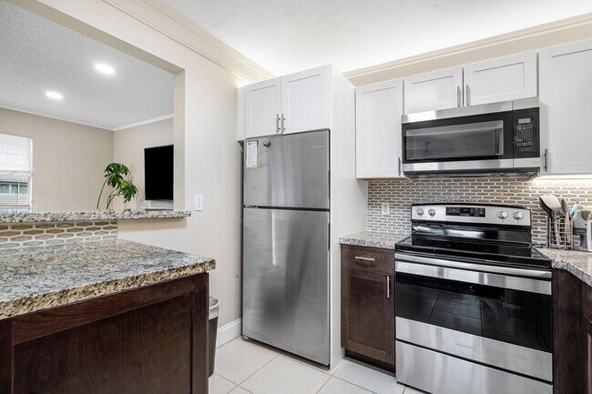 Building Photo - 142 Brittany Terrace