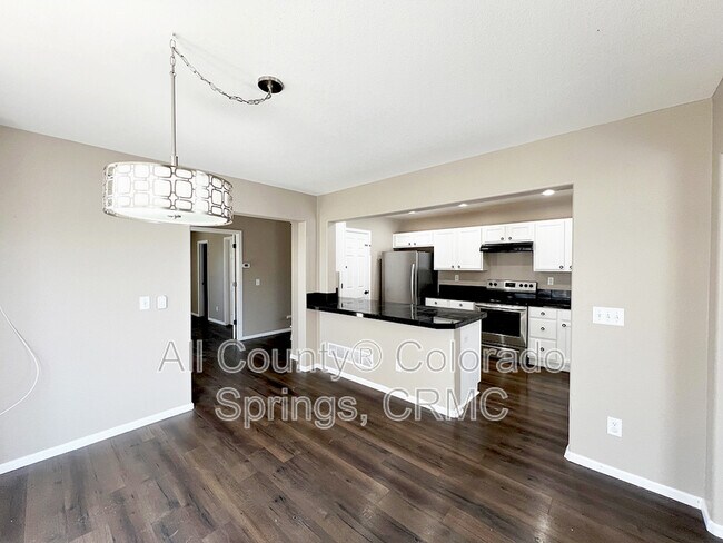Foto del edificio - 14345 Woodrock Path
