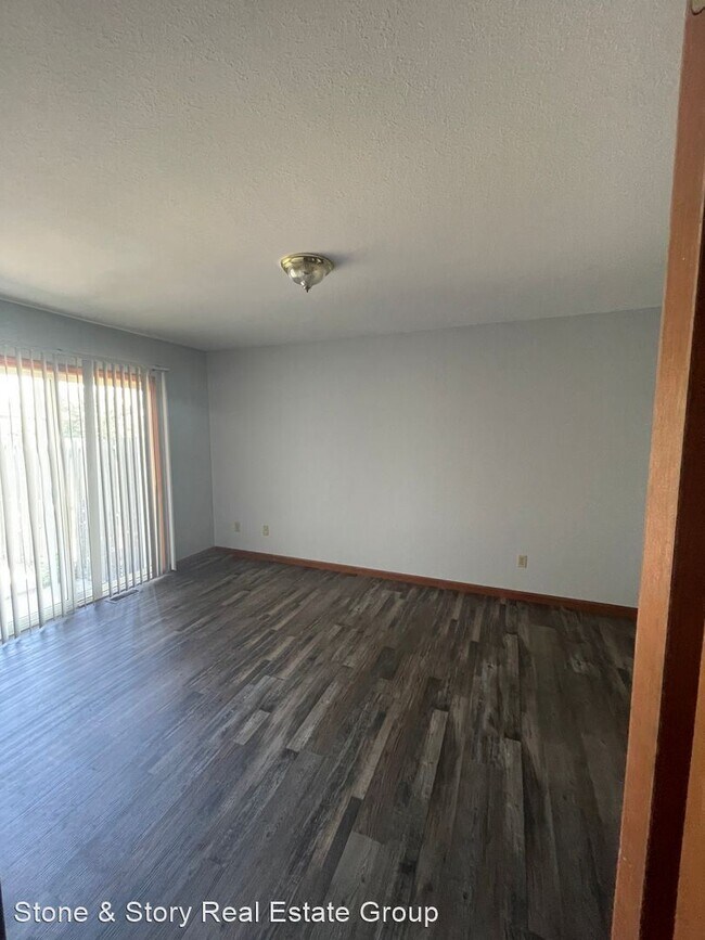Building Photo - 3 br, 2.5 bath House - 3717 SW Moundview CT