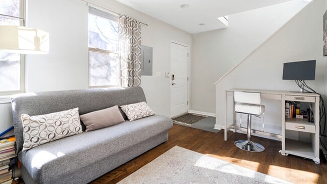 Foto del edificio - 720 W Evergreen Ave