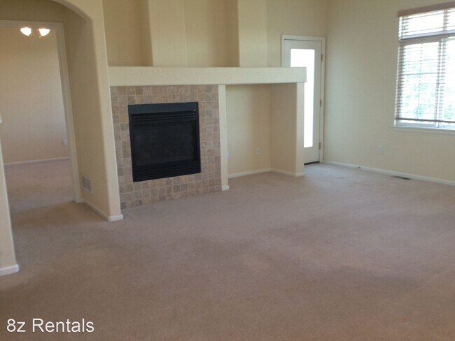 Building Photo - 2 br, 2.5 bath House - 13713 Boulder Point...