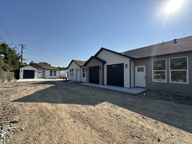 Foto del edificio - Brand New Construction 3 Bed | 2 Bath - Es...