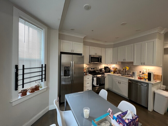 Foto del edificio - 79 Linden St