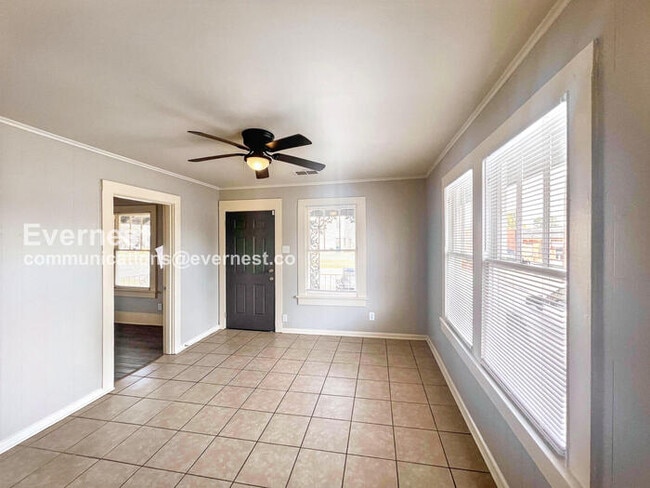 Foto del edificio - 114 W 18th St