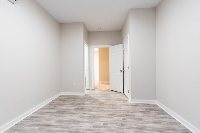 Foto del edificio - 2417 N Myrtlewood St