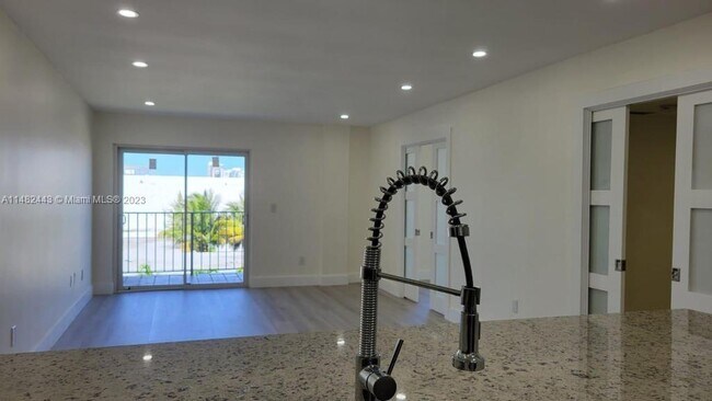 Building Photo - 6545 Indian Creek Dr
