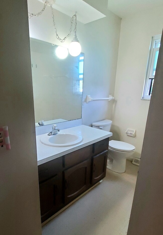 Building Photo - 4565 Norwell Dr E