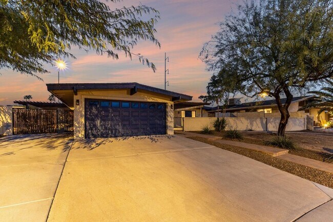Foto del edificio - 15041 N 6th St