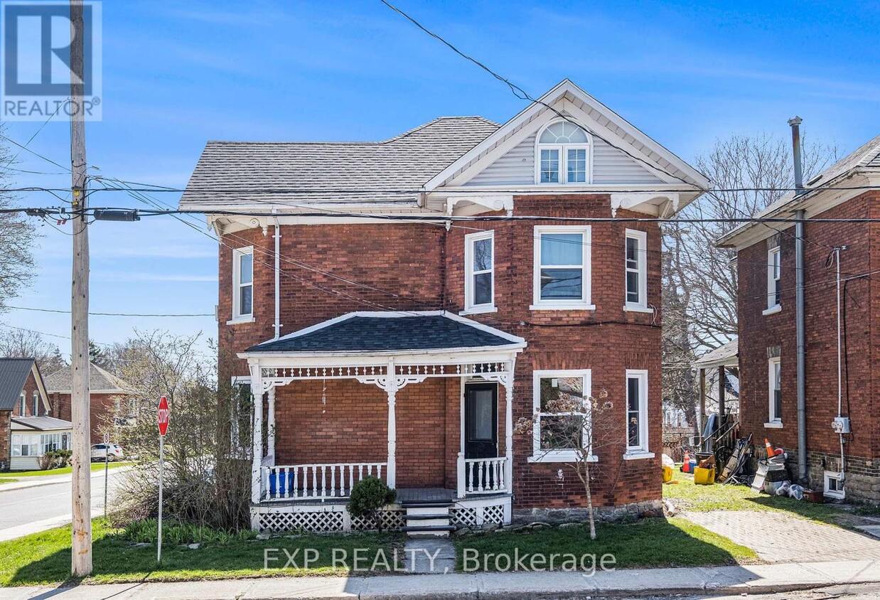 Photo principale - 110-110 Chambers St