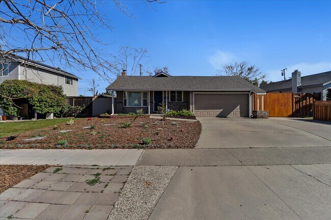 Building Photo - 3110 Fawn Dr