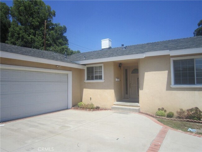 Foto del edificio - 18639 Liggett St