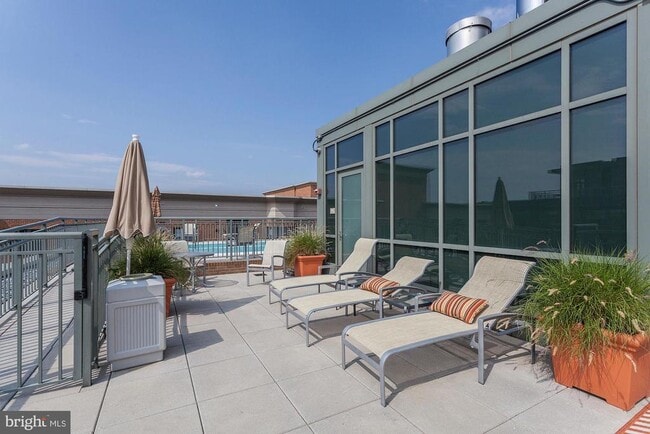 Foto del edificio - 2425 L St NW