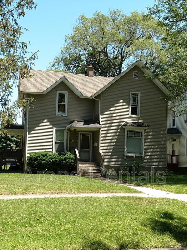 2207 Latham St, Rockford, IL 61103 House for Rent in Rockford, IL