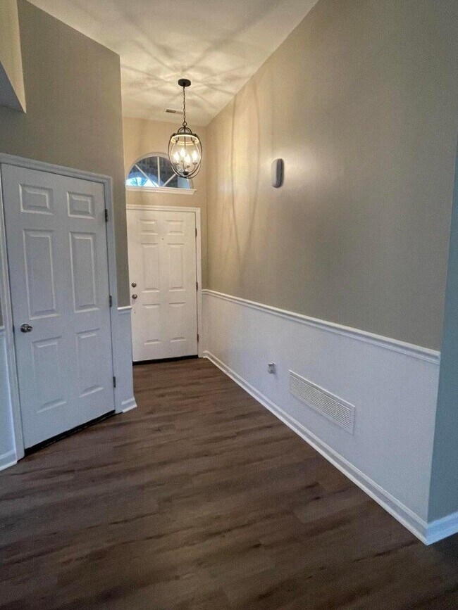 Foto del edificio - 821 Palomino Ln