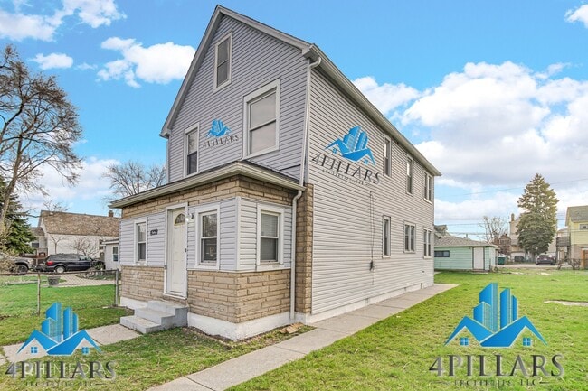Foto del edificio - Spacious 4-Bedroom Home in Hammond, IN wit...