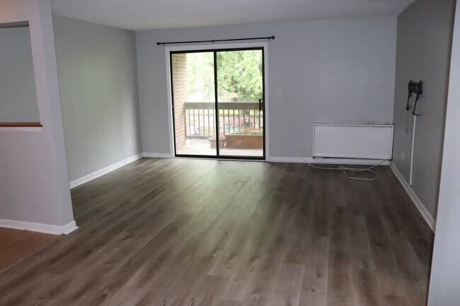 Foto del edificio - 567 Somerset Ln