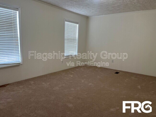 Foto del edificio - 5961 Berkley Dr