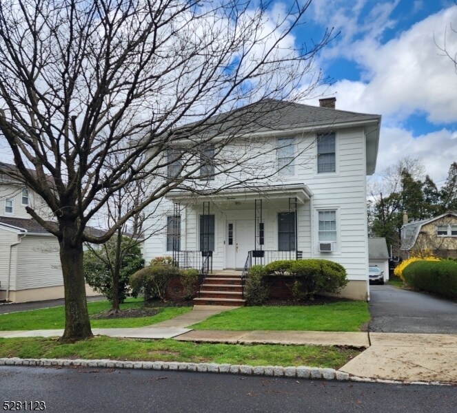Primary Photo - 14 S Mountain Ave
