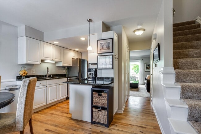 Building Photo - 2566 Scioto View Ln