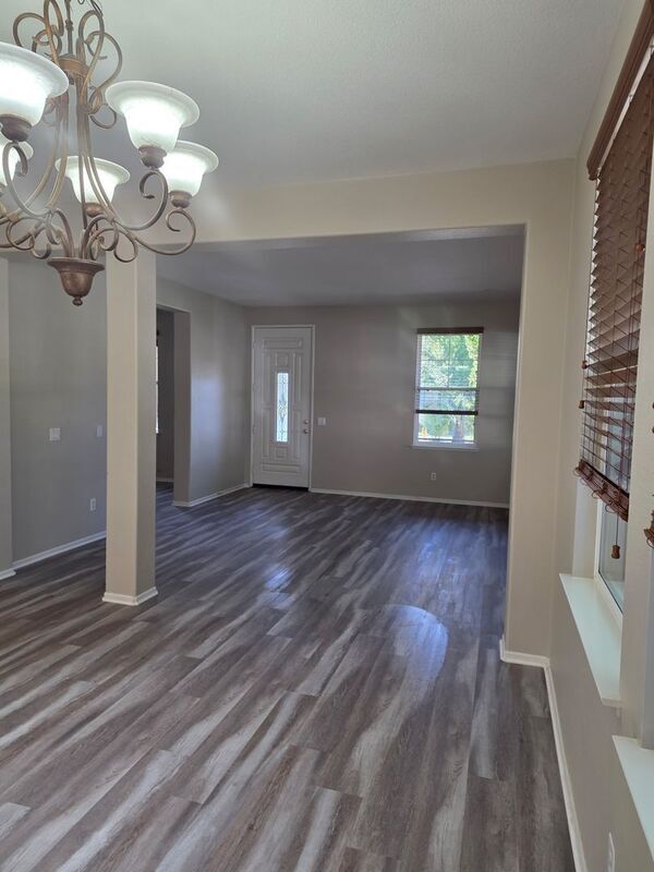 Foto del edificio - 28958 Newport Rd