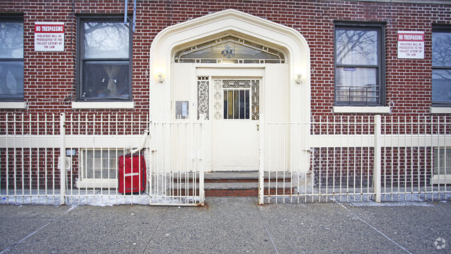 Building Photo - 445 Autumn Avenue Apartments