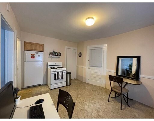 Building Photo - 26 Clinton St