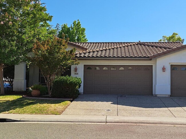 Foto del edificio - 1828 Heather Garden Ln