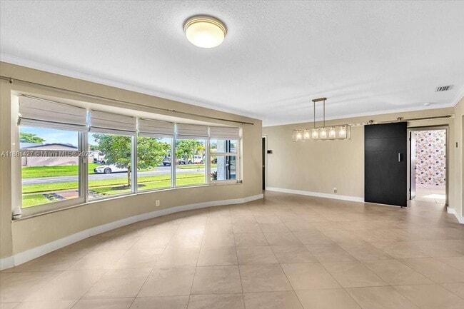 Foto del edificio - 5250 SW 4th Ct