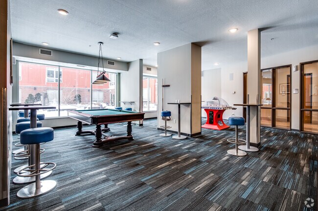 Sala de juegos - The Knoll Dinkytown